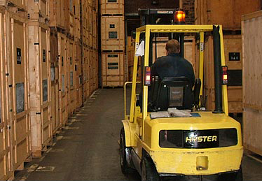 Warehouse pick with lift truck